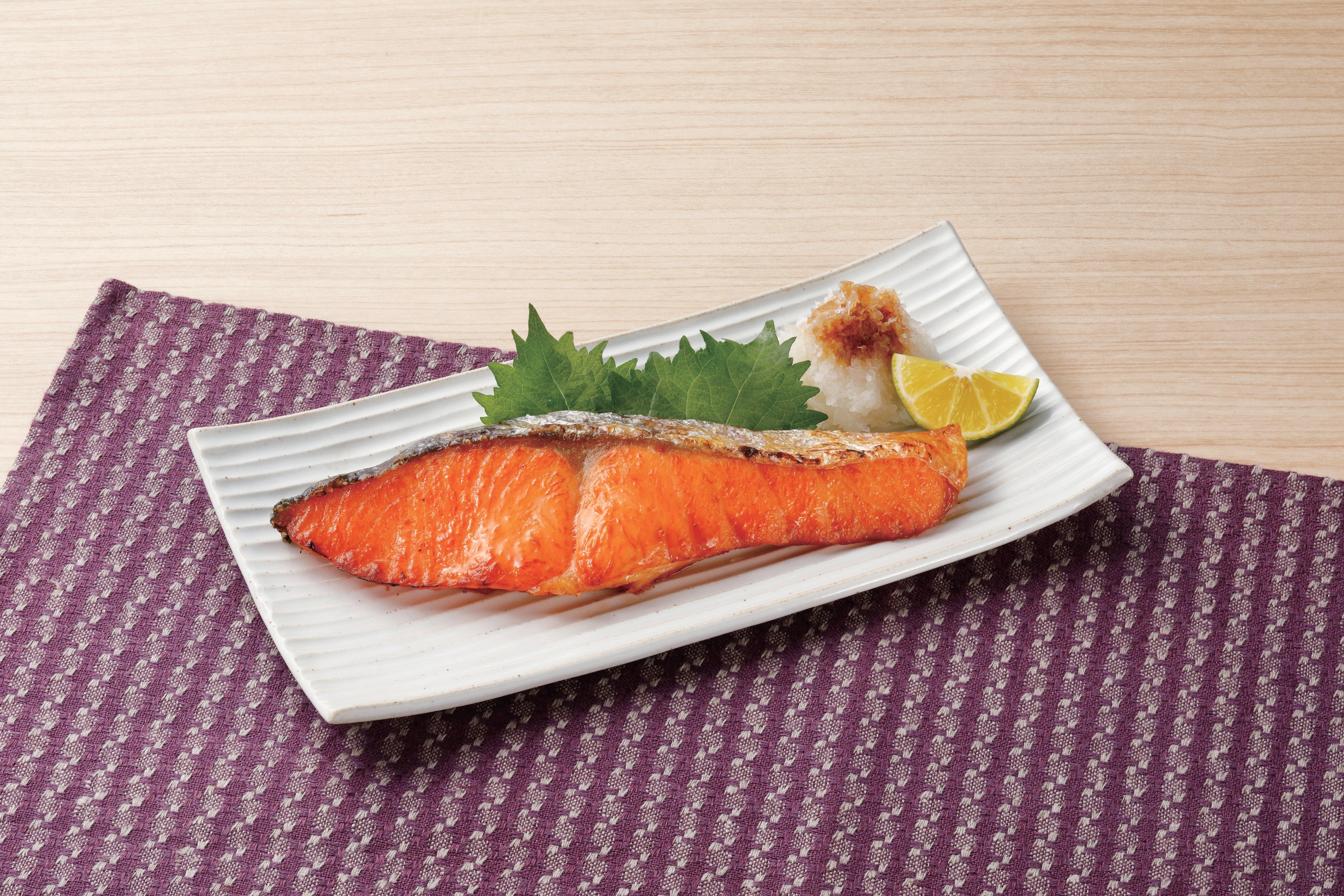 銀鮭のふっくら塩焼き
